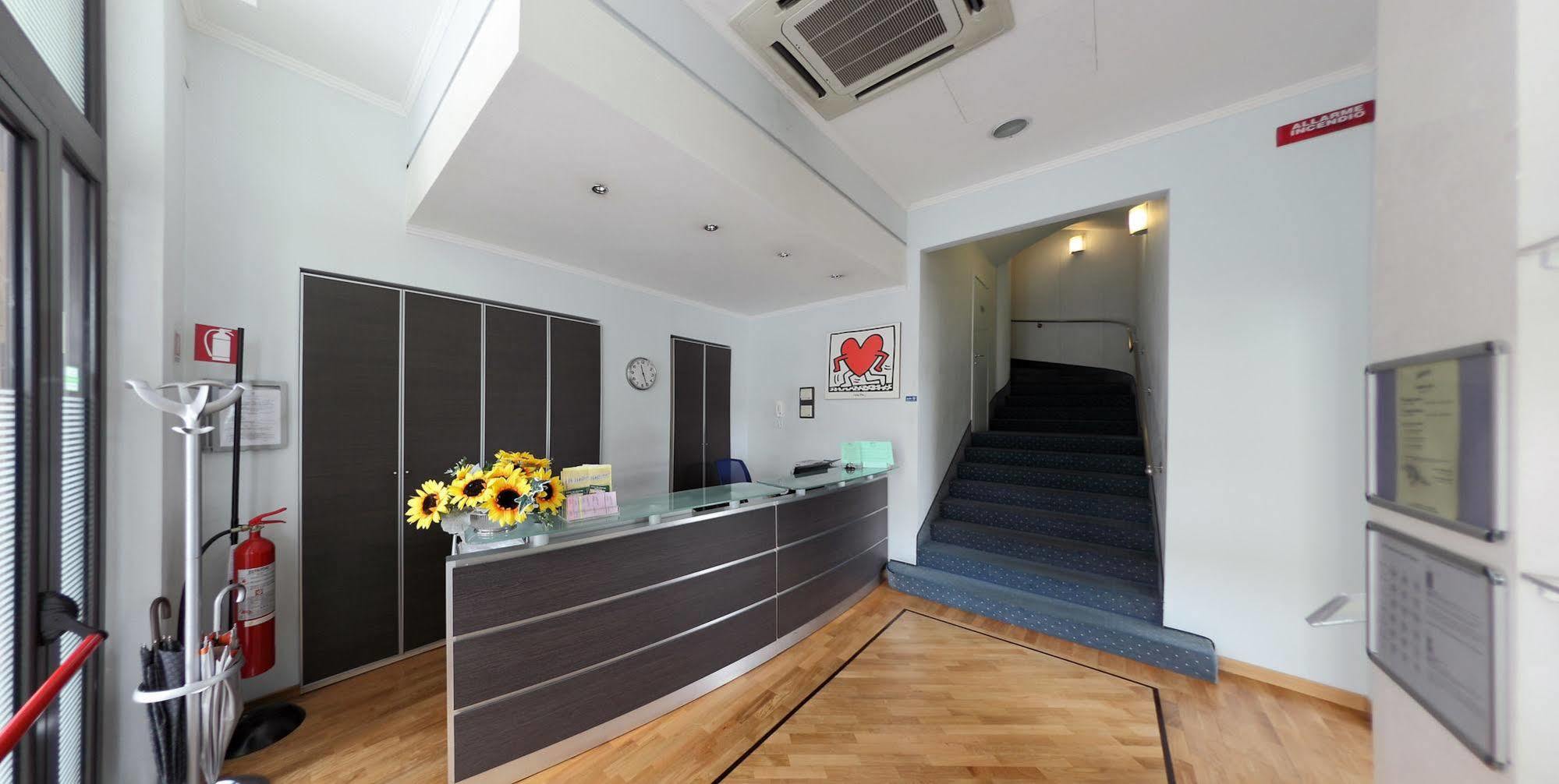 קיאברי Hotel Ferrari מראה חיצוני תמונה