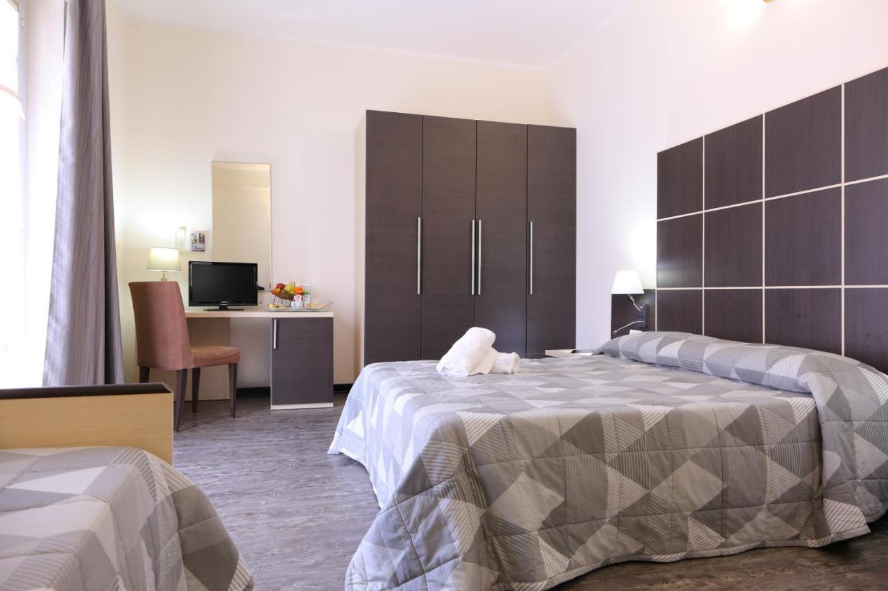 קיאברי Hotel Ferrari מראה חיצוני תמונה
