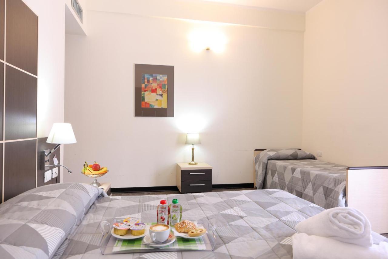 קיאברי Hotel Ferrari מראה חיצוני תמונה