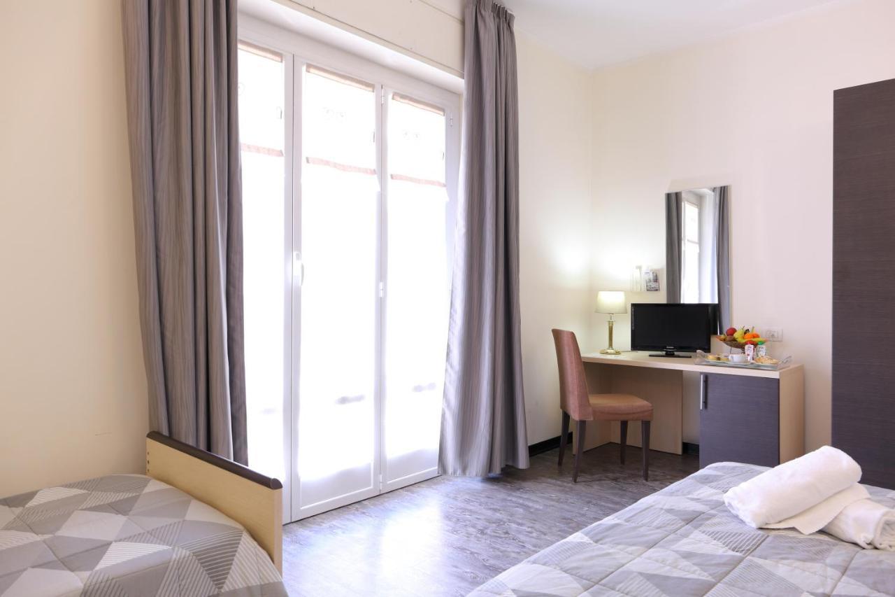 קיאברי Hotel Ferrari מראה חיצוני תמונה